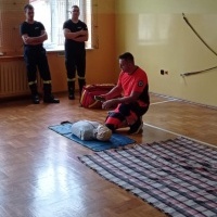 Spotkanie ze strażakami i ratownikiem medycznym (9)